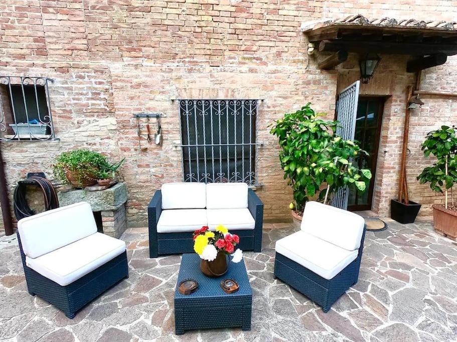 Villa Casa Lazzaro Al Centro Di Siena Exterior foto