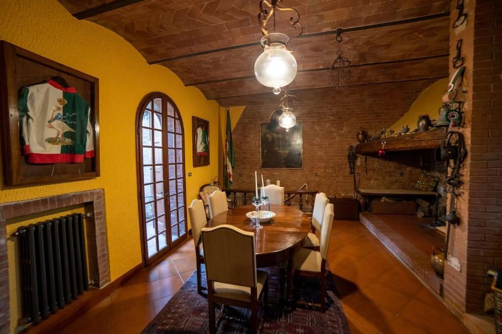 Villa Casa Lazzaro Al Centro Di Siena Exterior foto