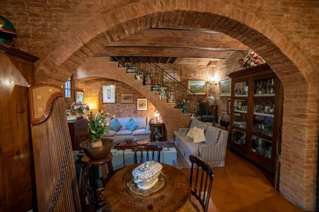 Villa Casa Lazzaro Al Centro Di Siena Exterior foto